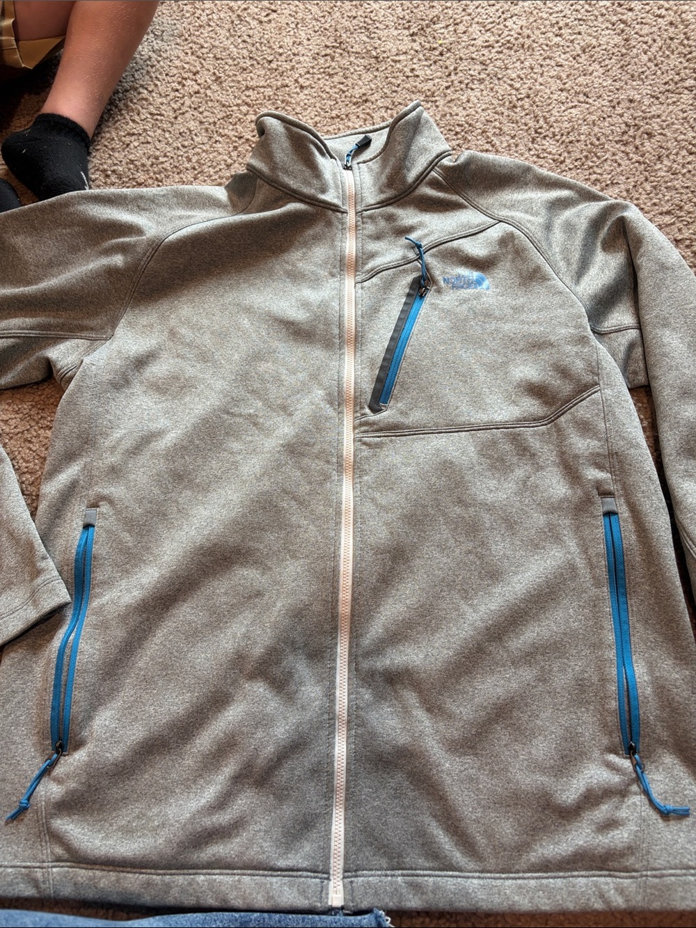 B69 Men's Grey Softshell The North Face Jacket with Blue Zipper Accents, large